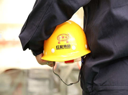 破碎機(jī)如何保養(yǎng)才能安全過(guò)冬？紅星機(jī)器教你幾招